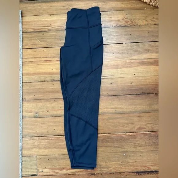 Athleta Contender Mesh 7/8 Tight Leggings - Picture 2 of 4